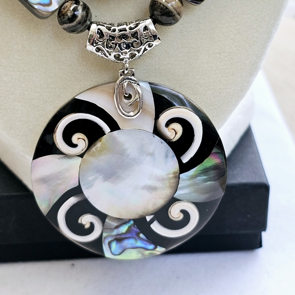 Mother of Pearl Gemstone and Abalone Bead Double-Strand Necklace with Pearls - Picture 13 of 15